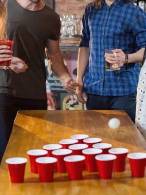 Alkoholová hra Beer Pong