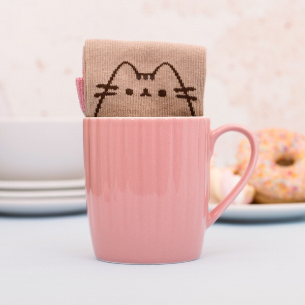 Hrnček s ponožkami Pusheen - Pink Cupcake